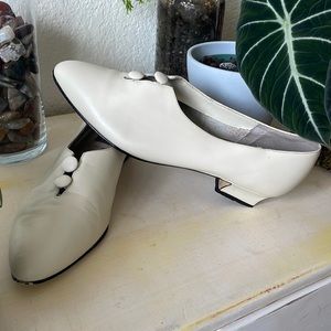 Vintage cream ellemenno 2-button pumps